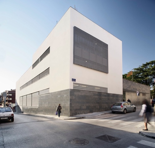 casal de gent gran i oficina de benestar i familia ca n’aurell a terrassa