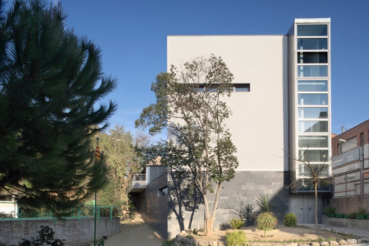 casal de gent gran i oficina de benestar i familia ca n’aurell a terrassa