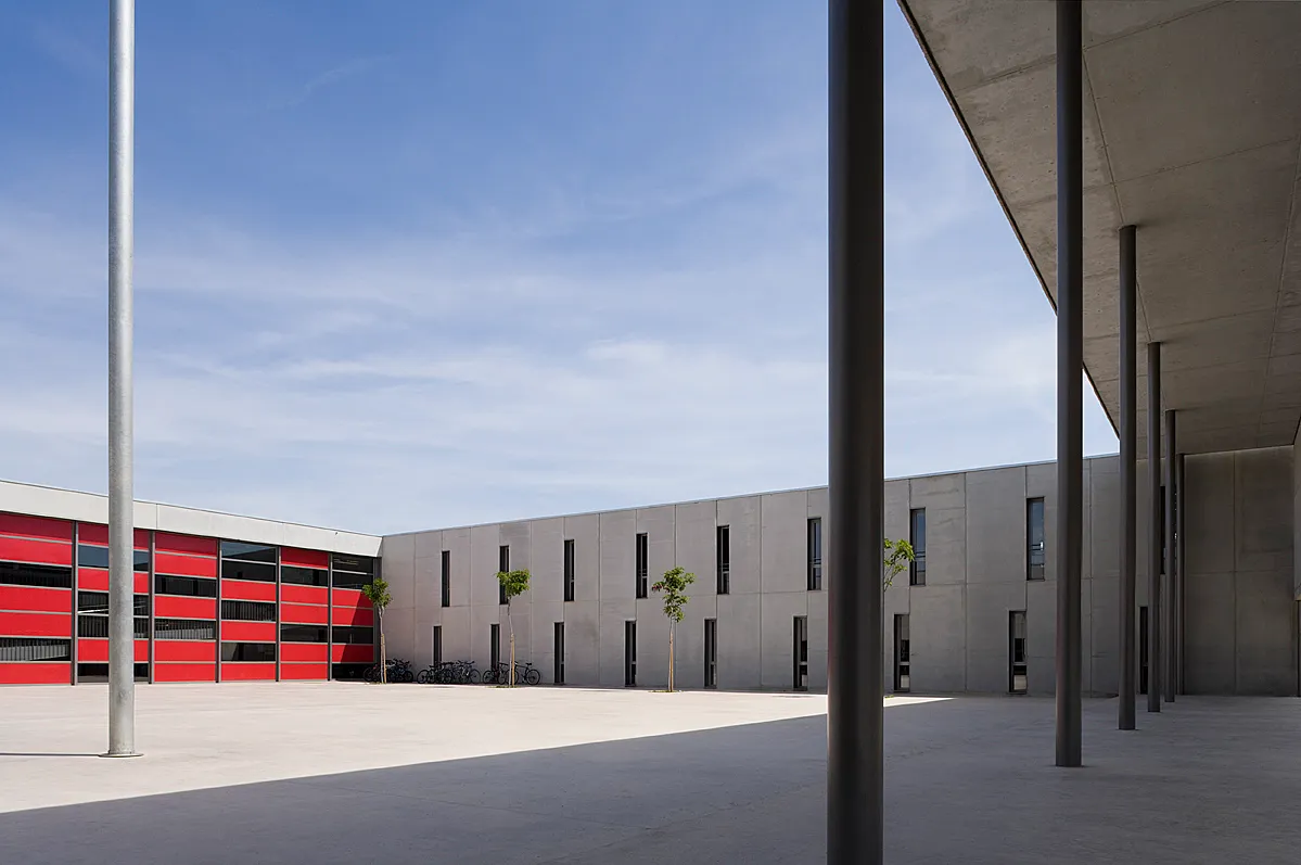 institut ernest lluch i martí. Estudi d'arquitectura Ramon Valls