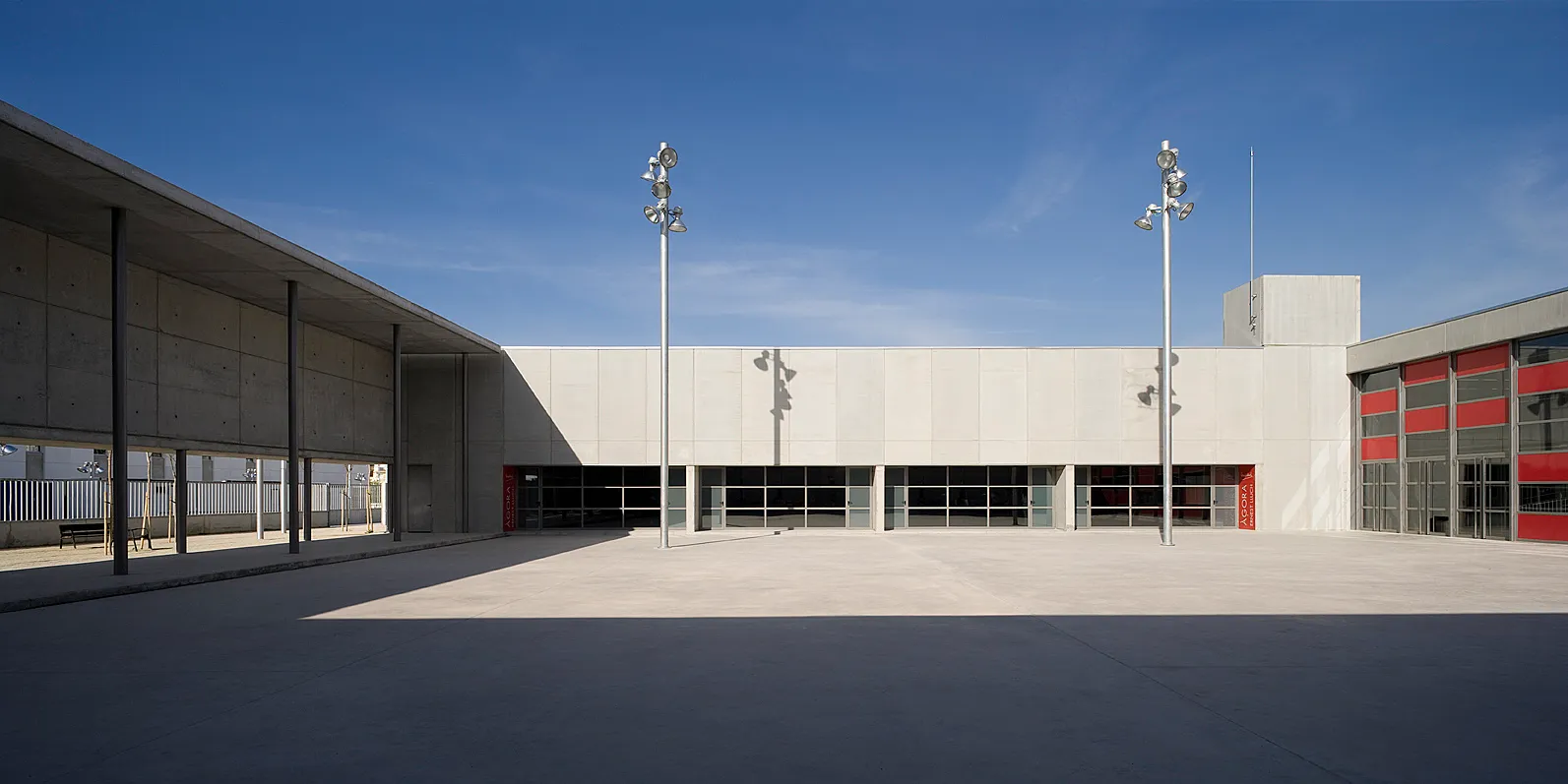 institut ernest lluch i martí. Estudi d'arquitectura Ramon Valls