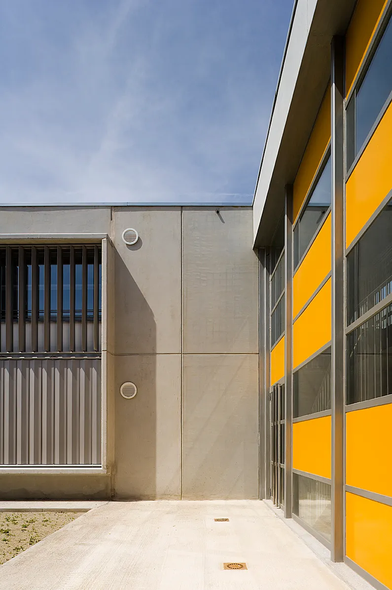 institut ernest lluch i martí. Estudi d'arquitectura Ramon Valls